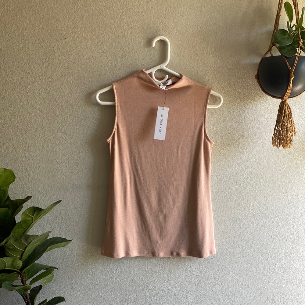 Mock neck, knitted tank, pale pink